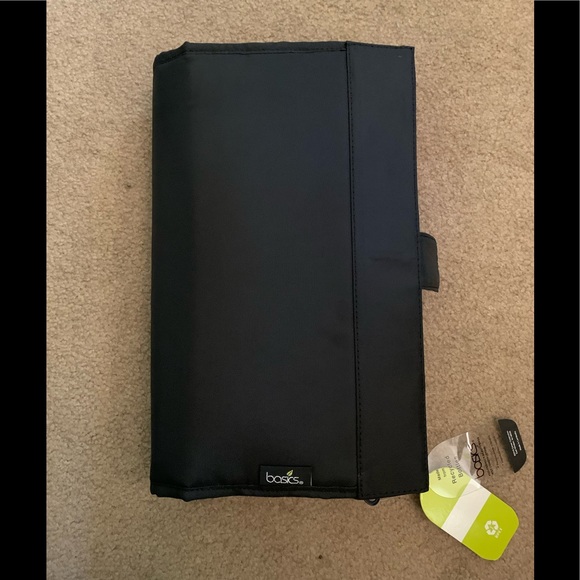 Handbags - NWT Makeup and Shower Organizer